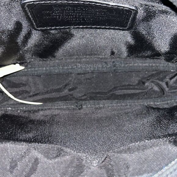 Hunting World Black Leather Crossbody Bag - Picture 8 of 14